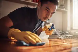 من نحن
