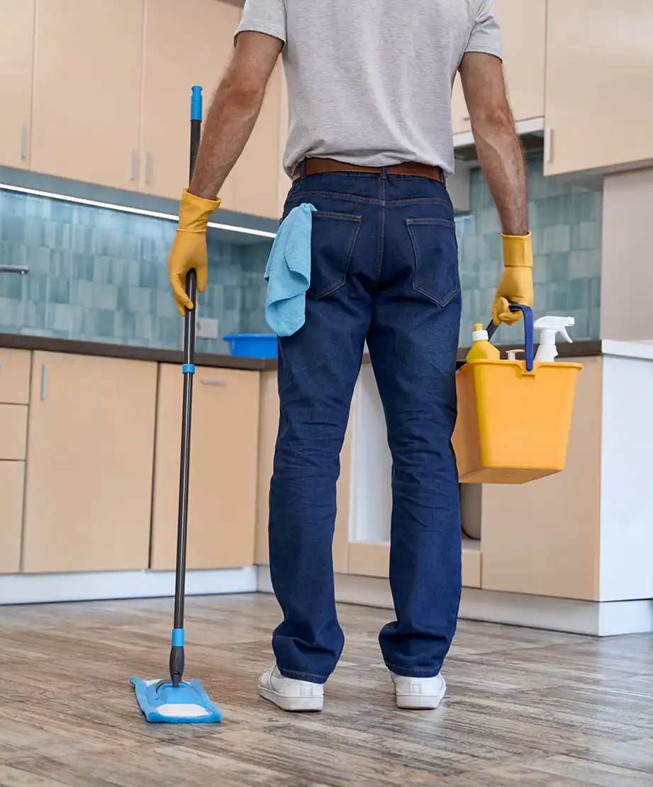 فريق شركة تنظيف بالرياض يقدم خدمات منزلية متكاملة